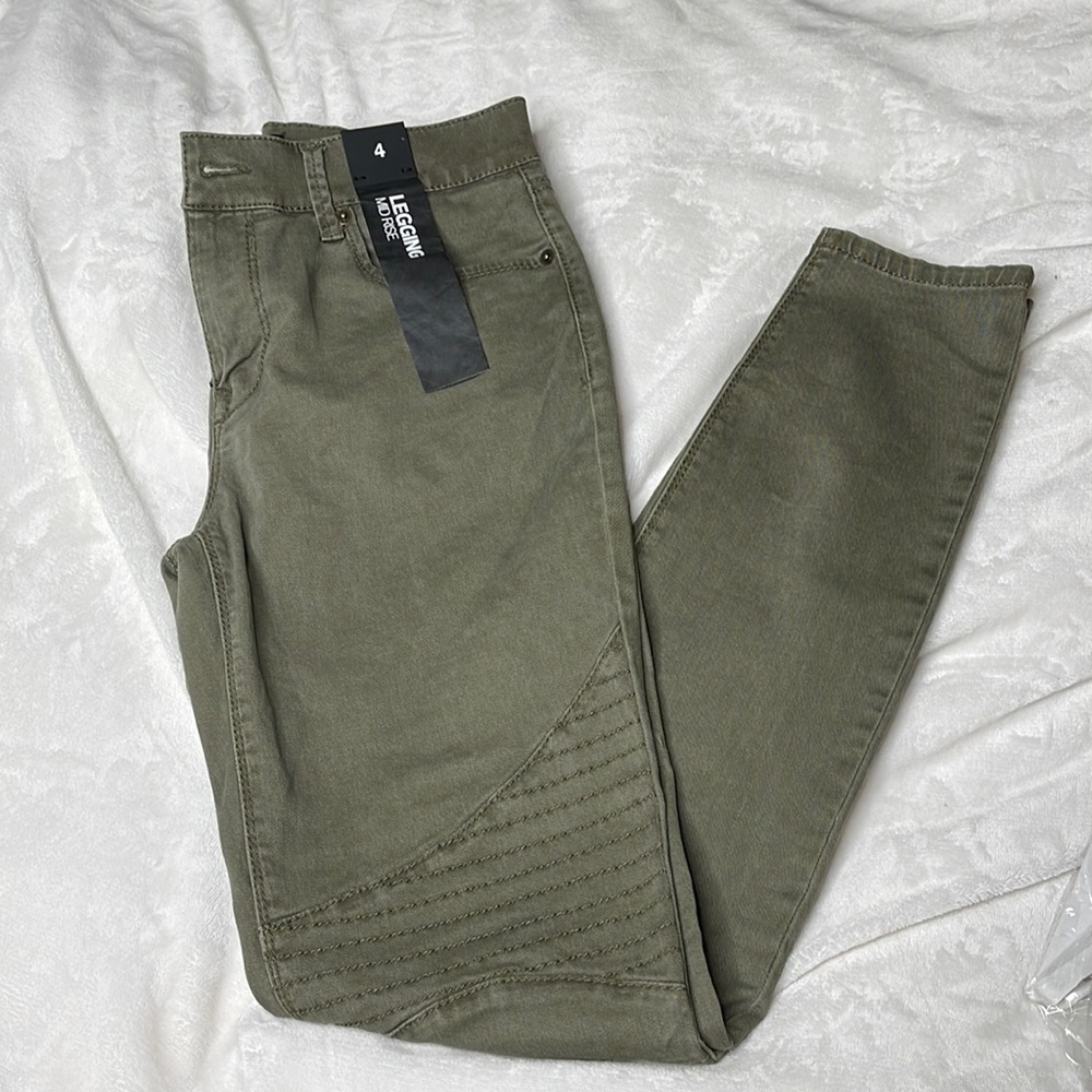 NWT - Express Olive Green Midrise Twill Moto Style Jeggings - size 4